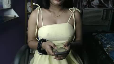 yoursassy_girl online show from May 7, 6:44 pm