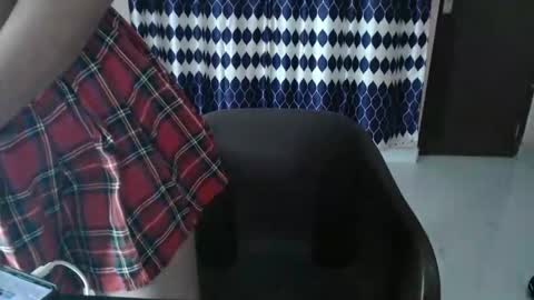 yoursassy_girl online show from September 24, 5:12 pm