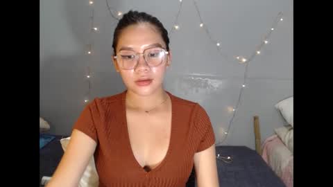 yoursexy_reb online show from December 17, 1:04 pm