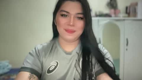 Yanahh online show from April 18, 7:58 pm