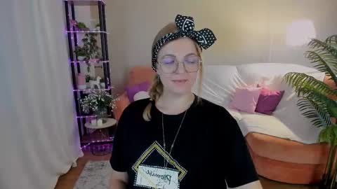 Alice online show from September 8, 3:33 pm