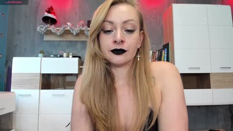 Snapshot of yourvenus00 chatting on December 27, 1:28 pm YourVenus00 -Follow my OF online show from December 27, 1:28 pm