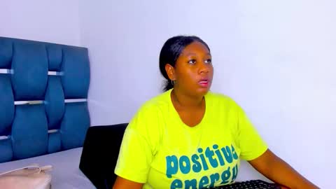 Snapshot of yourwife_anna chatting on September 29, 11:37 am yourwife_anna online show from September 29, 11:37 am
