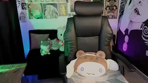    rawr   Anne Independent model      online show from September 22, 8:40 pm