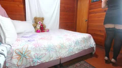 yulexa online show from October 23, 2:39 am