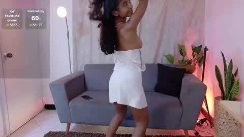 yuliethpetite online show from September 10, 5:35 pm