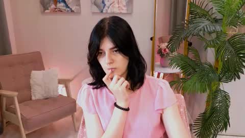 Yumi online show from February 26, 1:43 pm