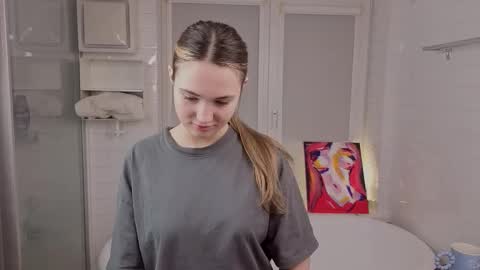 Emily online show from February 15, 4:28 pm