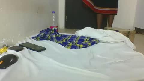 yummytitiess online show from October 26, 6:14 pm