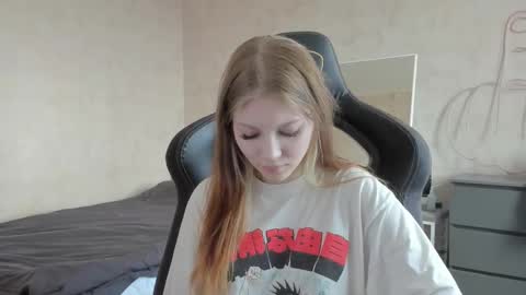 yunarosee online show from September 12, 11:18 am