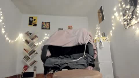 Snapshot of yury_sun chatting on December 10, 1:11 am paola online show from December 10, 1:11 am