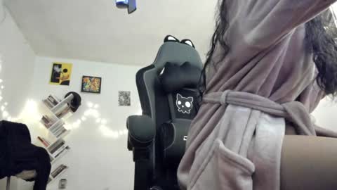 Snapshot of yury_sun chatting on January 12, 10:33 pm paola online show from January 12, 10:33 pm