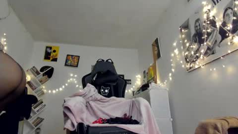 Snapshot of yury_sun chatting on February 22, 11:32 pm paola online show from February 22, 11:32 pm