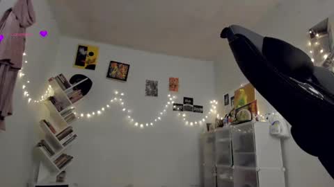 Snapshot of yury_sun chatting on March 6, 3:02 am paola online show from March 6, 3:02 am