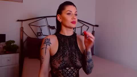 I V Y   online show from January 6, 9:07 pm