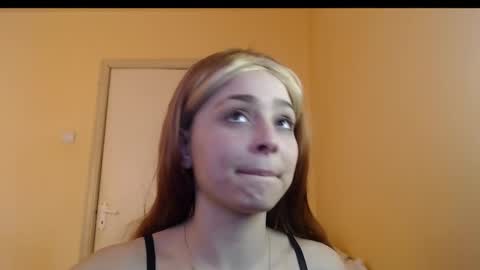 Snapshot of yzza_suave chatting on March 9, 1:26 pm yzza_suave online show from March 9, 1:26 pm