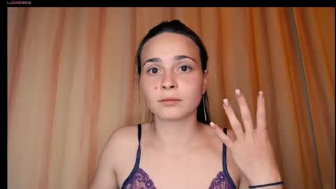 yzza_suave online show from June 18, 8:25 pm