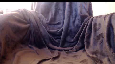 Snapshot of yzza_suave chatting on February 4, 9:07 am yzza_suave online show from February 4, 9:07 am