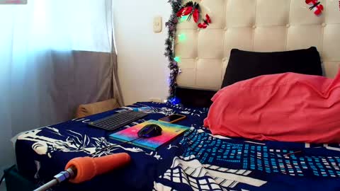 zafira online show from December 8, 3:13 pm