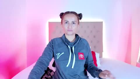 Zafiro Brown online show from October 25, 11:40 am