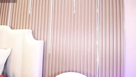 Zafiro online show from April 14, 5:07 am