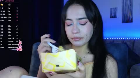 Snapshot of zaradames_ chatting on October 15, 3:09 am zaradames_ online show from October 15, 3:09 am