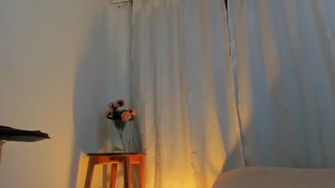 Snapshot of zaradulce chatting on February 27, 12:02 pm Zara . online show from February 27, 12:02 pm