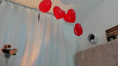 Snapshot of zaradulce chatting on February 20, 12:04 pm Zara . online show from February 20, 12:04 pm