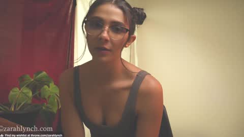 Miss Lynch   Next show  2911 online show from December 21, 9:04 pm