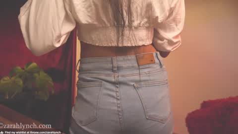 Miss Lynch   Next show  2911 online show from December 16, 11:50 pm