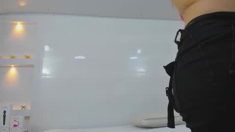 Zenda Evans online show from February 26, 4:11 am