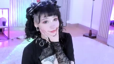 Snapshot of zephirah_abney chatting on October 10, 3:17 pm online show from October 10, 3:17 pm