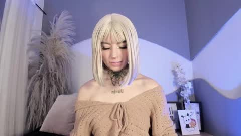 zhally_dee online show from June 2, 11:44 am
