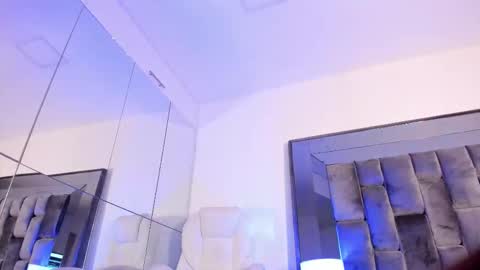 Nia  online show from December 4, 11:56 am