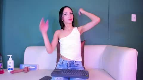 Zoe online show from August 5, 3:57 am