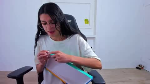 Zoe online show from March 6, 12:00 am