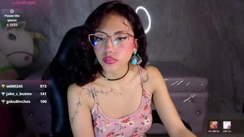 zoe_ch_ online show from June 19, 9:24 am