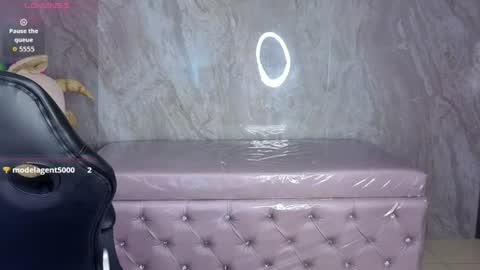 zoe_ch_ online show from June 18, 9:14 am