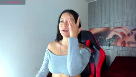 Z O E online show from April 13, 8:42 pm