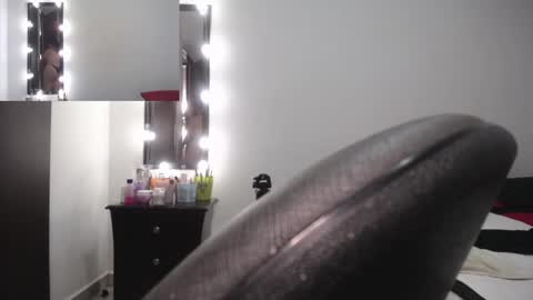 Snapshot of zoe_hotxxx chatting on February 6, 1:32 pm zoe hotxxx online show from February 6, 1:32 pm