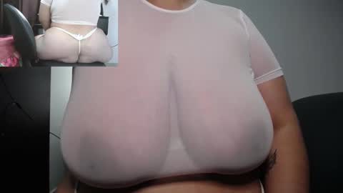 Snapshot of zoe_hotxxx chatting on October 7, 1:21 am zoe hotxxx online show from October 7, 1:21 am
