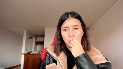 ZOE online show from February 24, 9:09 pm