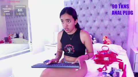 zoe  online show from July 14, 7:51 pm