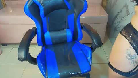 Zoe  online show from November 11, 3:24 am