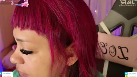 zoe_sullivan_ online show from March 18, 9:25 am