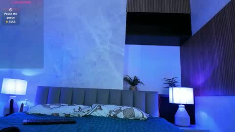 zoeblanc online show from February 22, 9:43 am