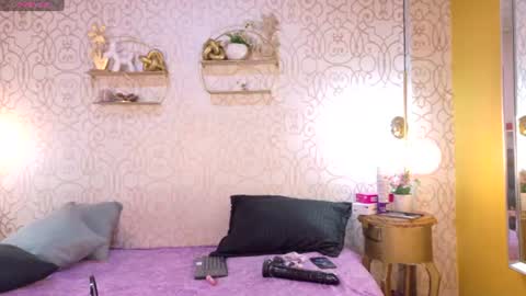 zoeecarter_ online show from June 18, 12:21 pm