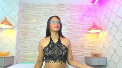 Snapshot of zoeesmitth chatting on September 9, 1:33 pm ZoeeSmitth online show from September 9, 1:33 pm