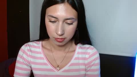 Laura  online show from December 22, 8:25 pm