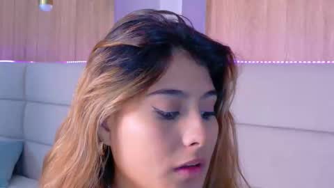 Zoe online show from March 10, 2:10 pm